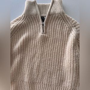 Divided Knitwear zipper sweater, warm and nice look, size S